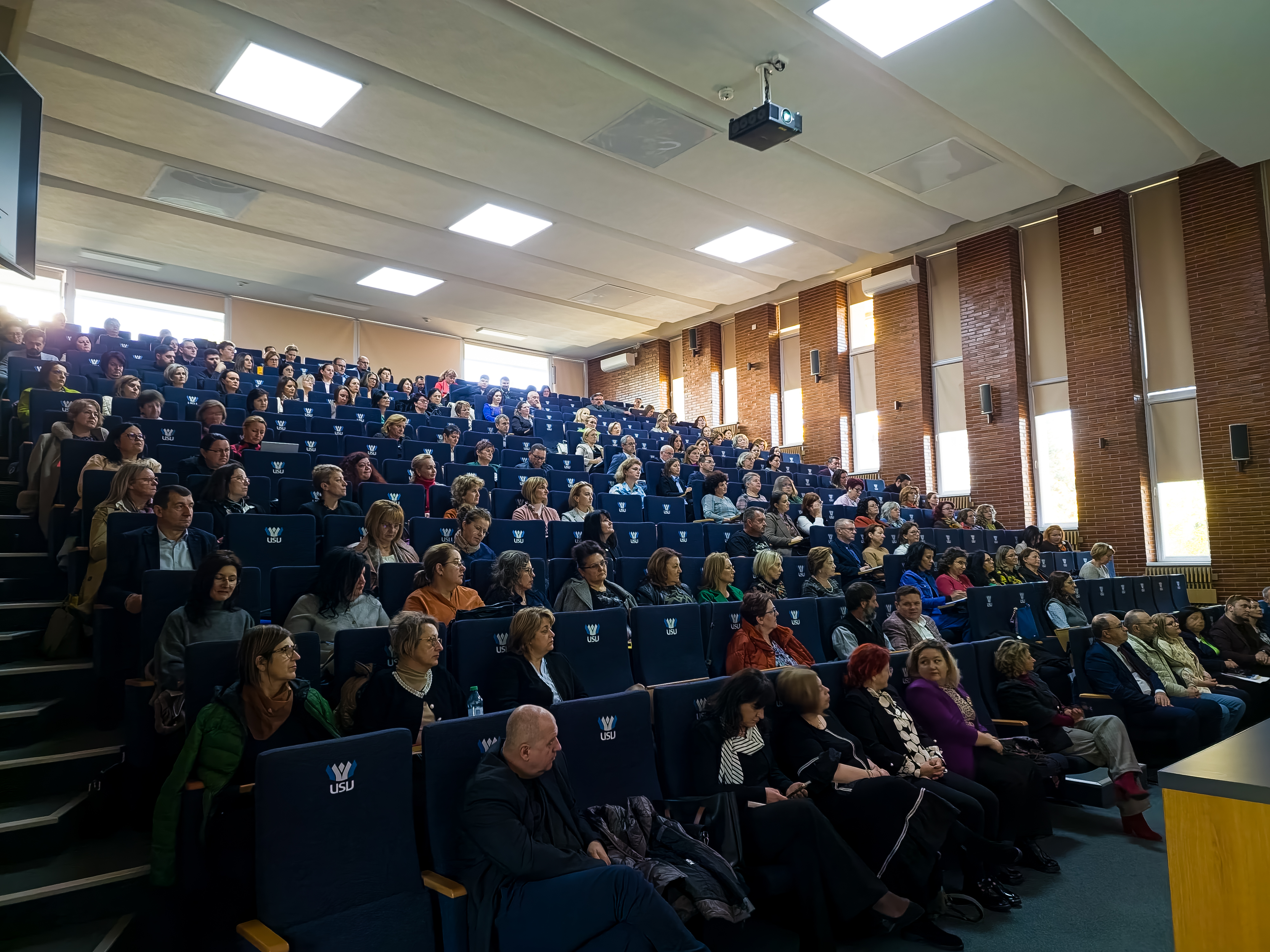 poza eveniment deschidere program medep la USV 2